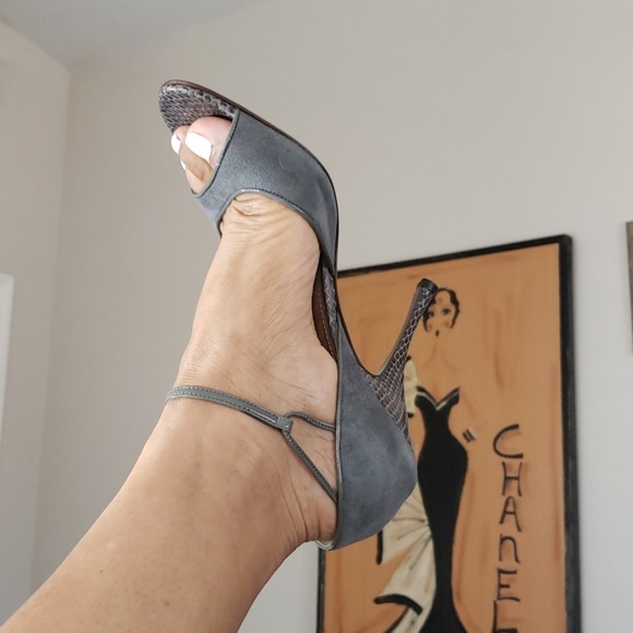 Authentic Dolce & Gabbana sz 39.5 - Picture 4 of 8